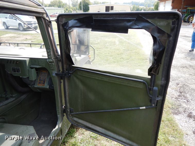 image for item HJ9711 1991 Am General Humvee  SUV