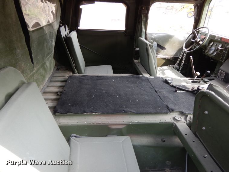 image for item HJ9711 1991 Am General Humvee  SUV