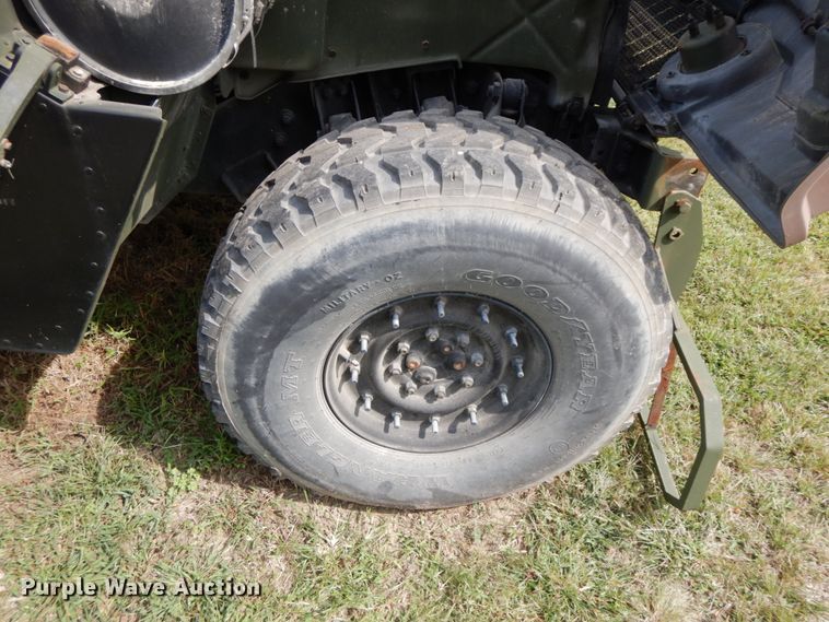 image for item HJ9711 1991 Am General Humvee  SUV