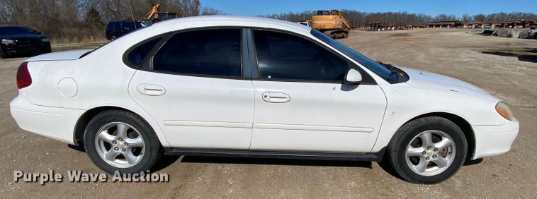 image for item HR9452 2001 Ford Taurus