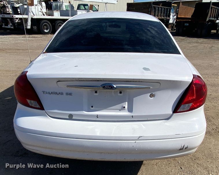 image for item HR9452 2001 Ford Taurus