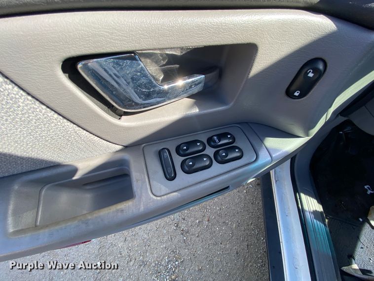 image for item HR9452 2001 Ford Taurus