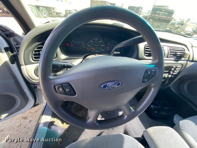 image for item HR9452 2001 Ford Taurus