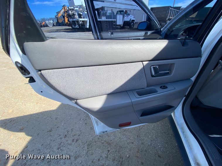 image for item HR9452 2001 Ford Taurus