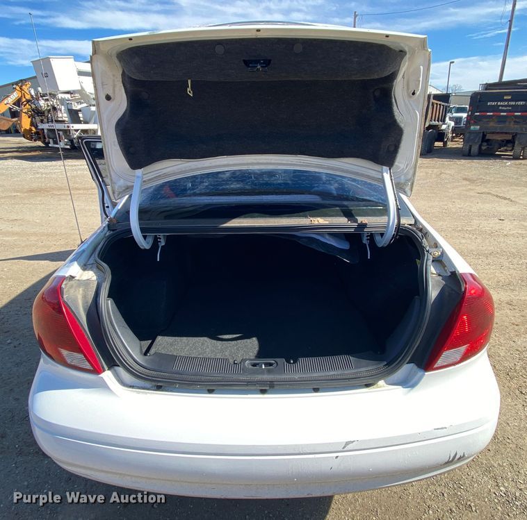 image for item HR9452 2001 Ford Taurus