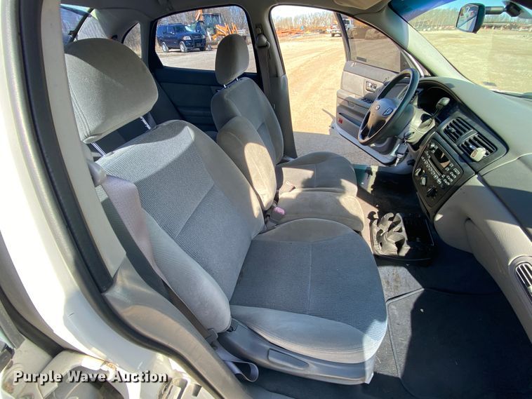 image for item HR9452 2001 Ford Taurus