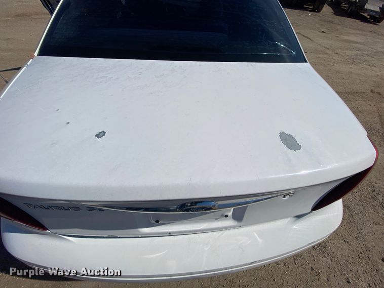 image for item HR9452 2001 Ford Taurus