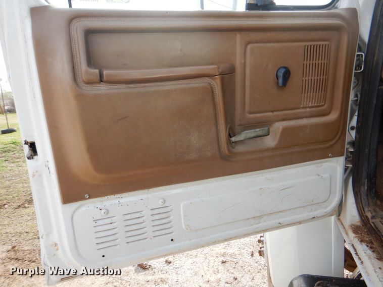 image for item HW9949 1989 Ford F800  digger derrick truck