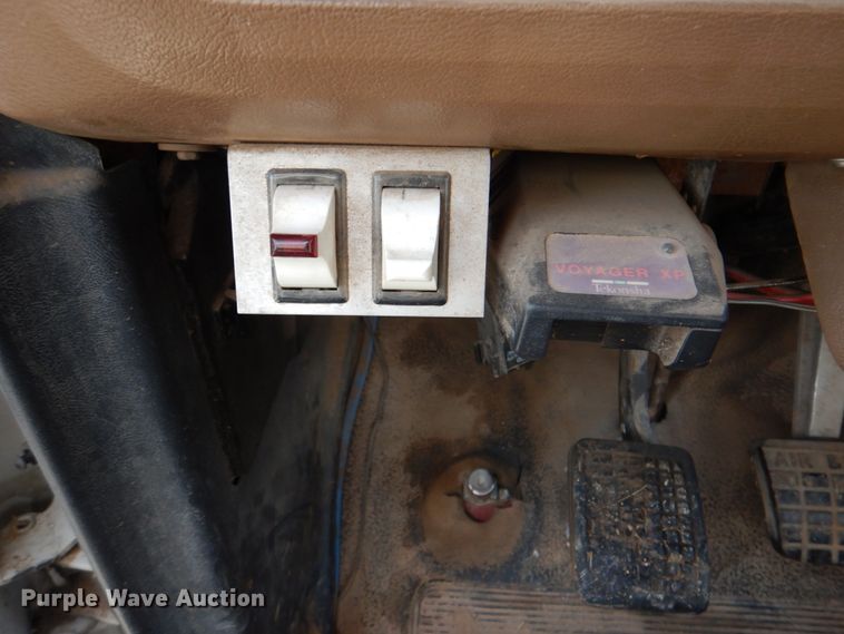 image for item HW9949 1989 Ford F800  digger derrick truck