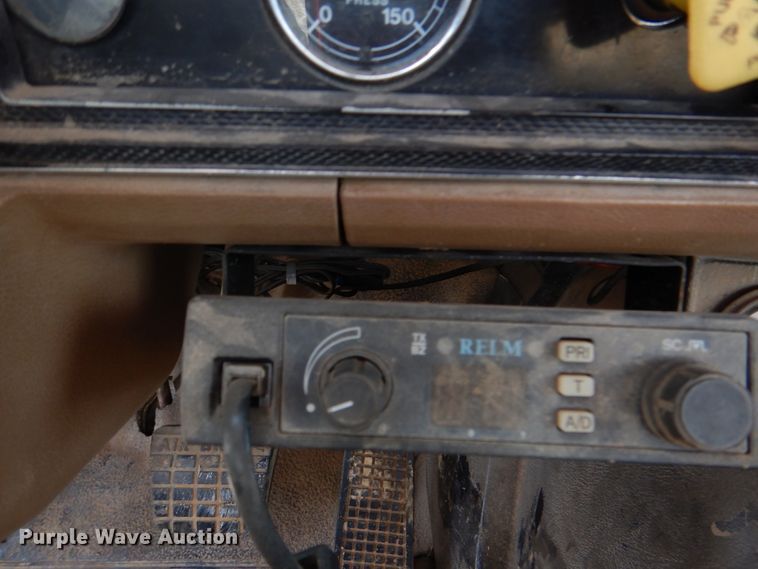 image for item HW9949 1989 Ford F800  digger derrick truck