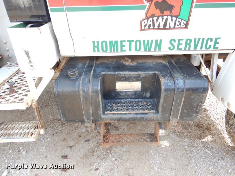 image for item HW9949 1989 Ford F800  digger derrick truck