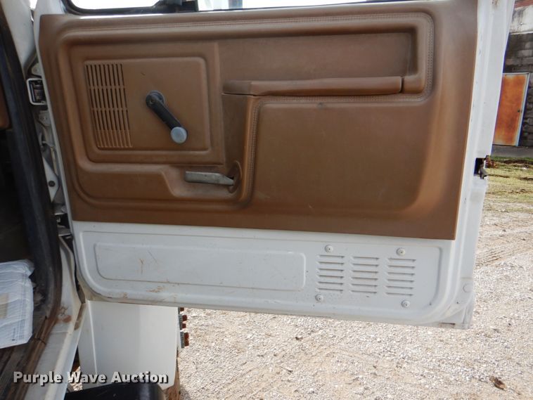 image for item HW9949 1989 Ford F800  digger derrick truck