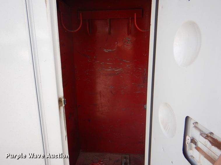 image for item HW9949 1989 Ford F800  digger derrick truck