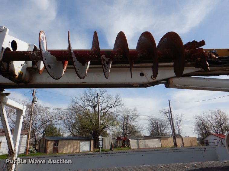 image for item HW9949 1989 Ford F800  digger derrick truck