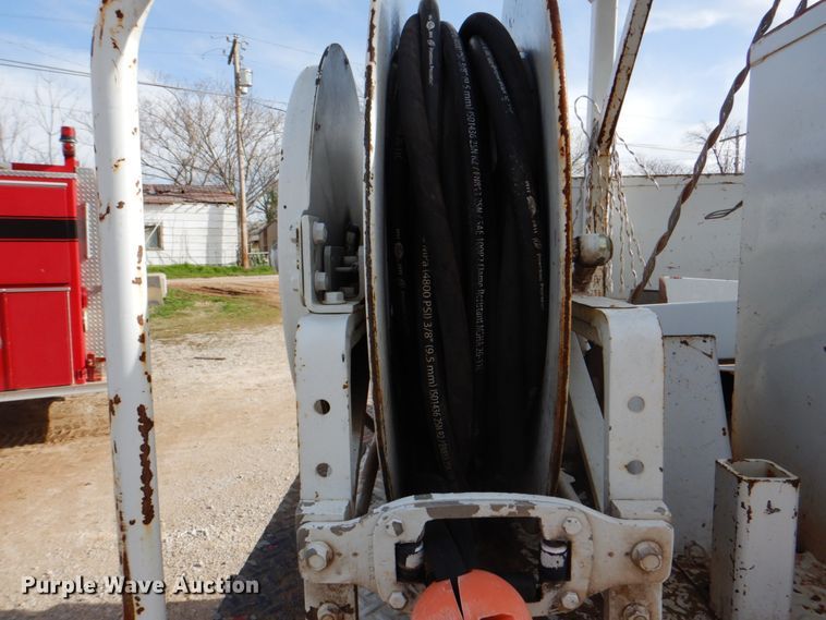 image for item HW9949 1989 Ford F800  digger derrick truck