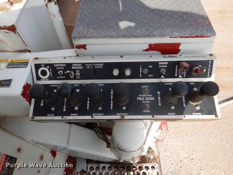 image for item HW9949 1989 Ford F800  digger derrick truck