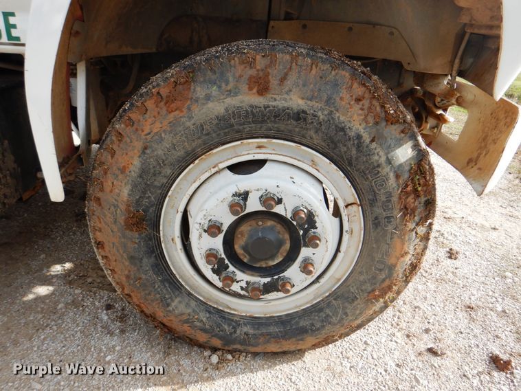 image for item HW9949 1989 Ford F800  digger derrick truck