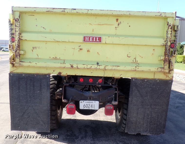 image for item IF9007 1995 Ford F750  dump truck