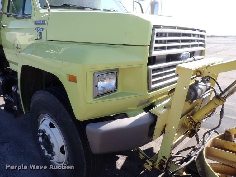 image for item IF9007 1995 Ford F750  dump truck