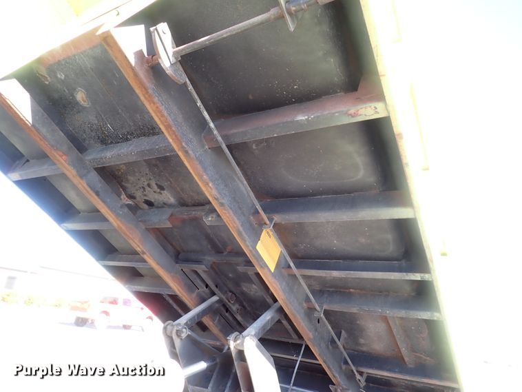 image for item IF9007 1995 Ford F750  dump truck