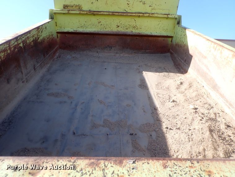 image for item IF9007 1995 Ford F750  dump truck