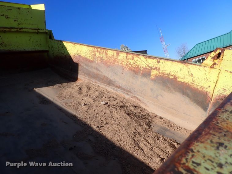 image for item IF9007 1995 Ford F750  dump truck