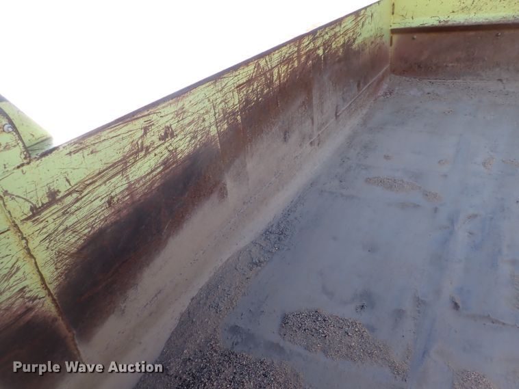 image for item IF9007 1995 Ford F750  dump truck