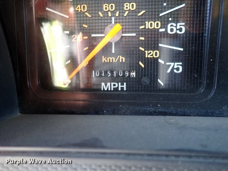 image for item IF9007 1995 Ford F750  dump truck