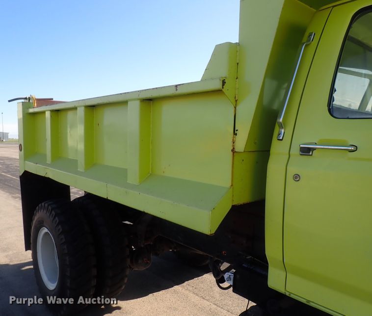 image for item IF9007 1995 Ford F750  dump truck