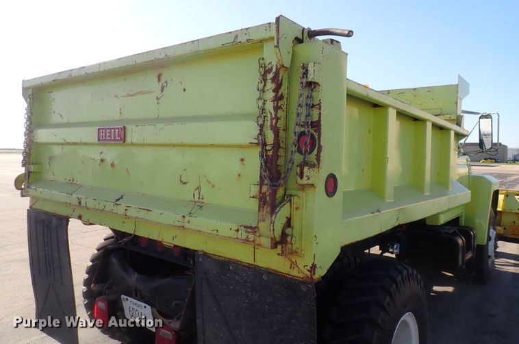 image for item IF9007 1995 Ford F750  dump truck