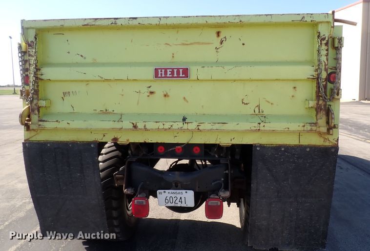 image for item IF9007 1995 Ford F750  dump truck