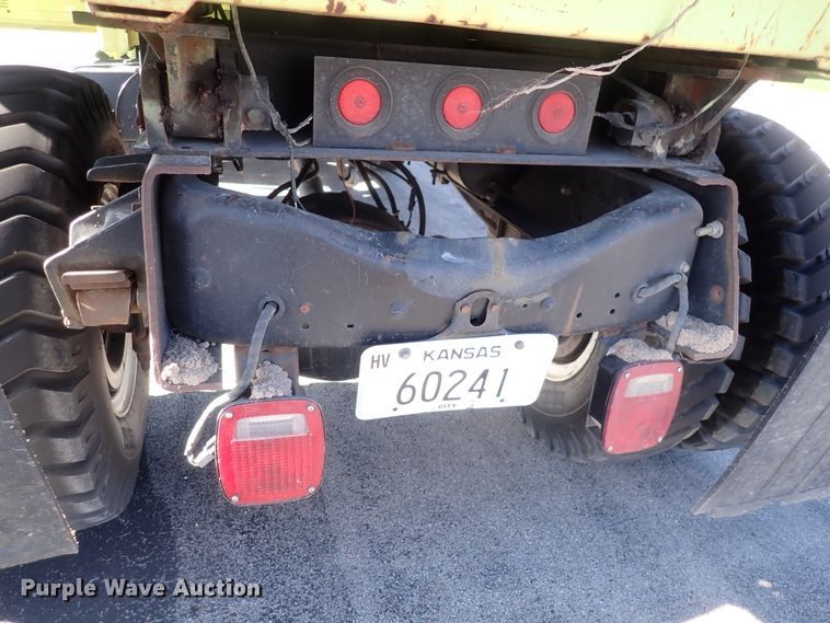 image for item IF9007 1995 Ford F750  dump truck