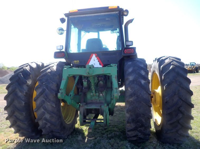 image for item IF9024 1993 John Deere 4960  MFWD tractor