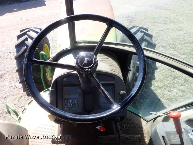 image for item IF9024 1993 John Deere 4960  MFWD tractor