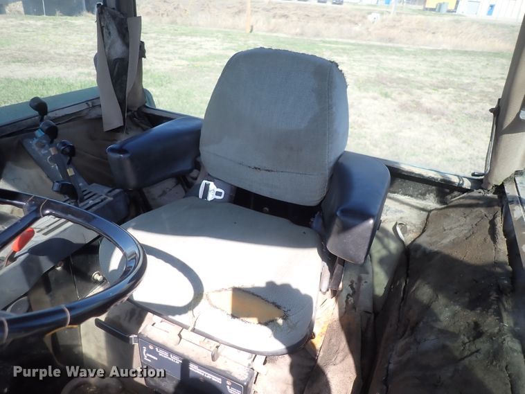 image for item IF9024 1993 John Deere 4960  MFWD tractor