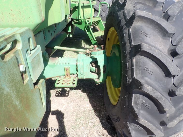 image for item IF9024 1993 John Deere 4960  MFWD tractor