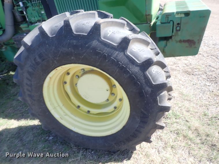 image for item IF9024 1993 John Deere 4960  MFWD tractor