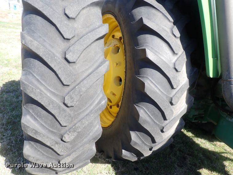 image for item IF9024 1993 John Deere 4960  MFWD tractor