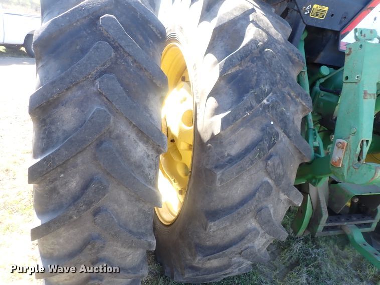 image for item IF9024 1993 John Deere 4960  MFWD tractor