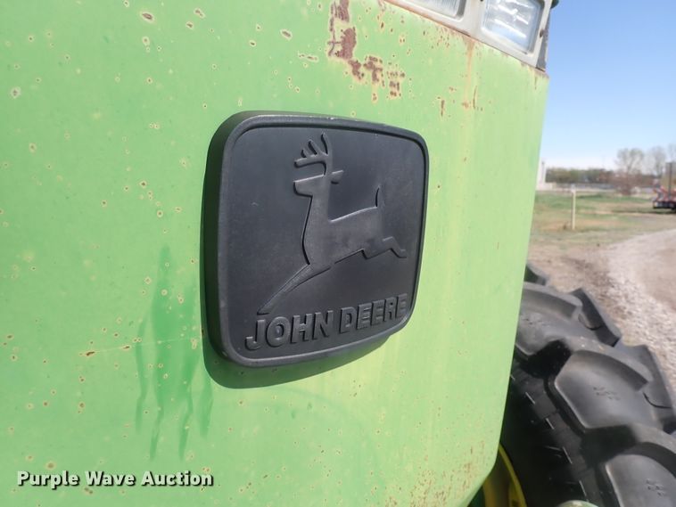 image for item IF9024 1993 John Deere 4960  MFWD tractor