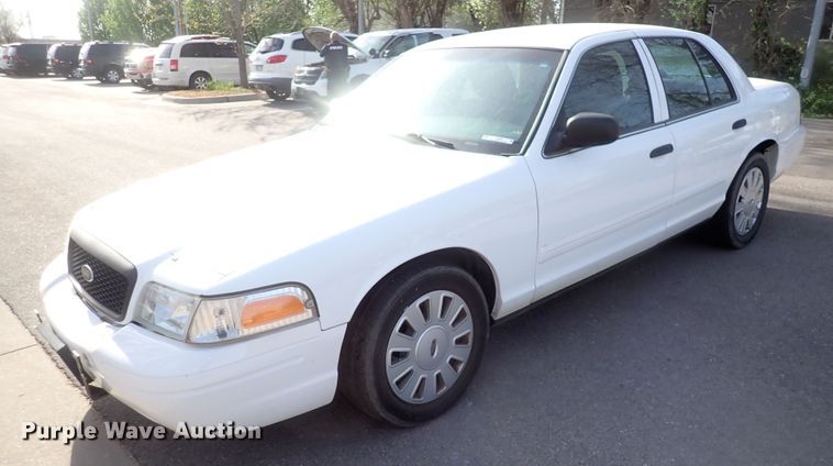 image for item IF9049 2011 Ford Crown Victoria Police Interceptor