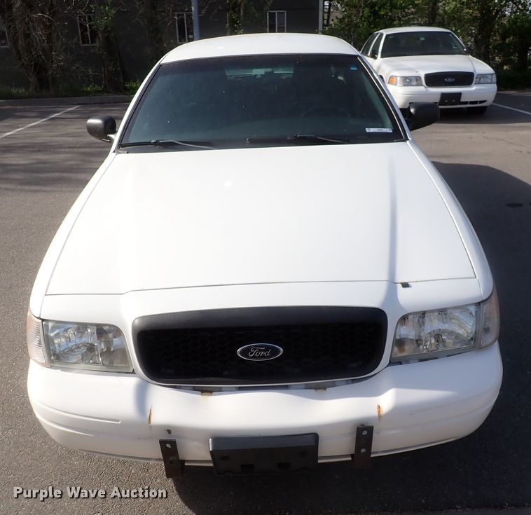 image for item IF9049 2011 Ford Crown Victoria Police Interceptor
