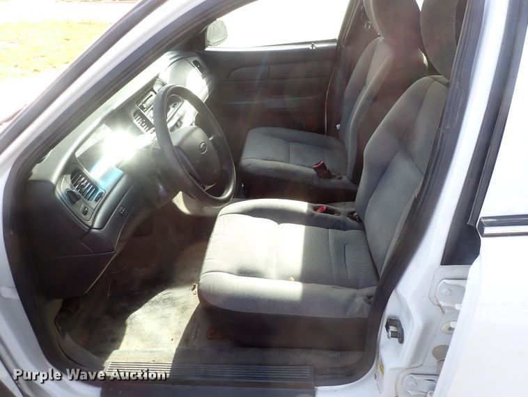 image for item IF9049 2011 Ford Crown Victoria Police Interceptor