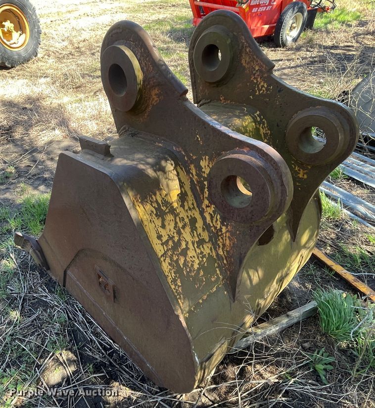 image for item II9343 34"W excavator bucket