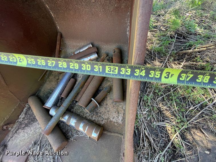 image for item II9343 34"W excavator bucket