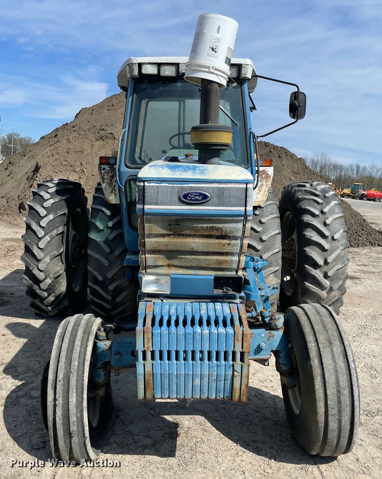 image for item II9354 Ford TW-15  tractor