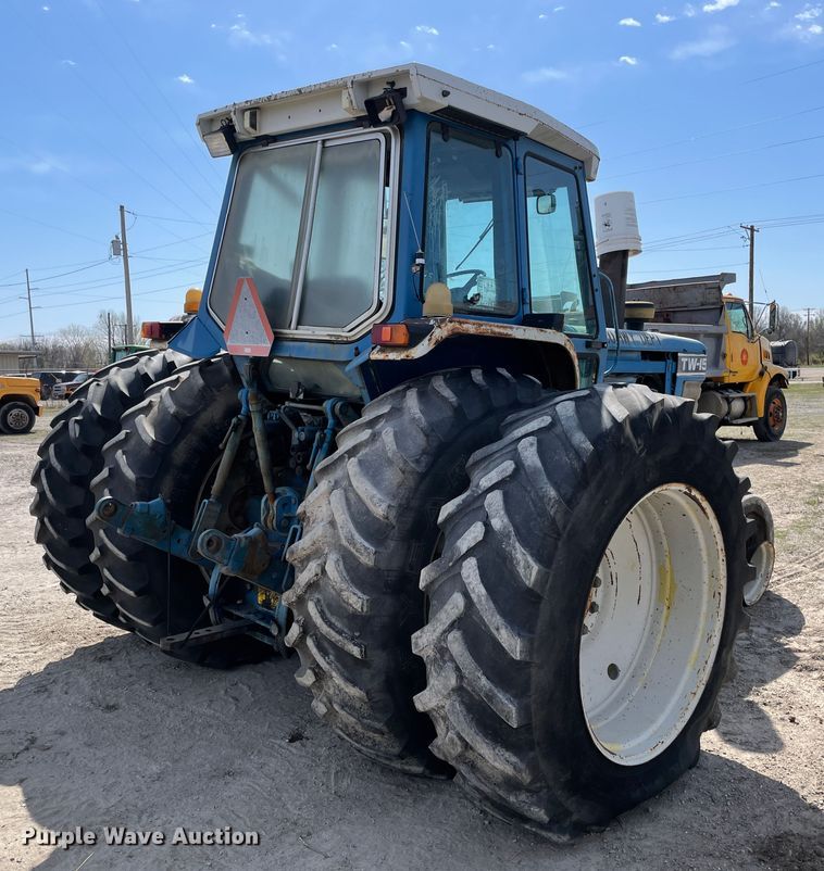 image for item II9354 Ford TW-15  tractor