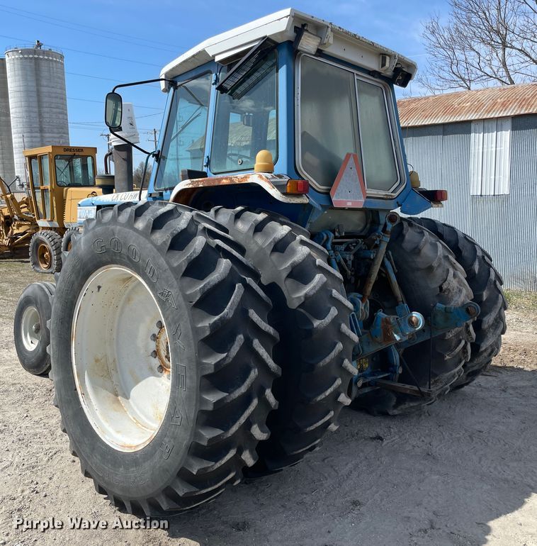 image for item II9354 Ford TW-15  tractor