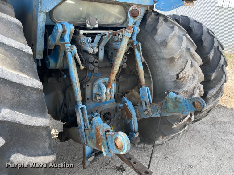 image for item II9354 Ford TW-15  tractor