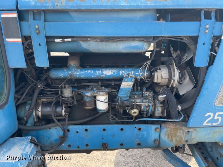 image for item II9354 Ford TW-15  tractor